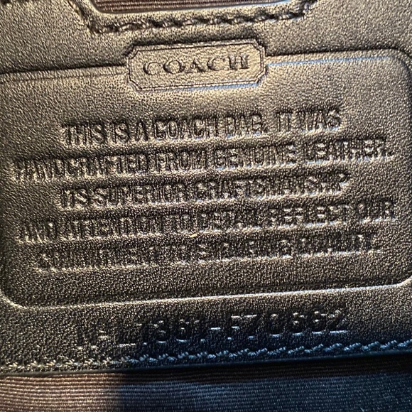 Coach executive shoulder bag - Picture 6 of 7